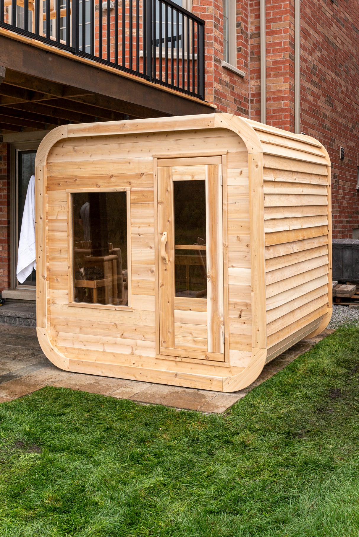 Image of Dundalk Leisurecraft Canadian Timber 4-Person Luna Sauna in Aurora Sanctuary