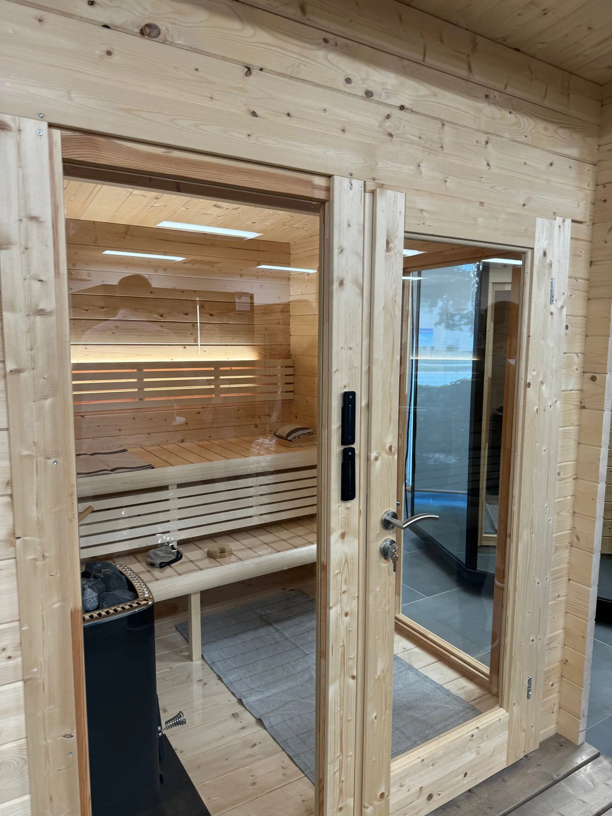 Saunalife Garden Series 6-Person Outdoor Sauna Model G4