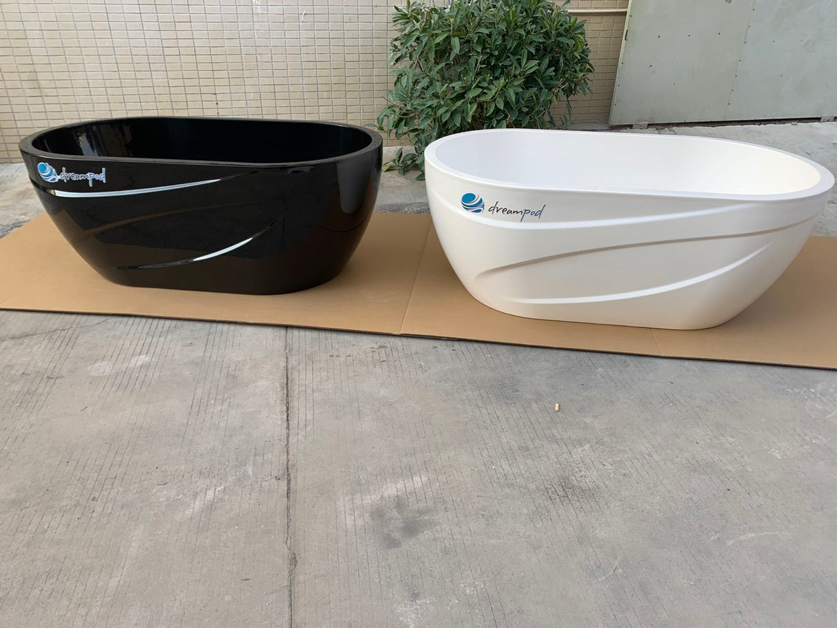 Dream Pod Fiberglass Ice Bath with Chiller at Aurora Sanctuary - Relax and rejuvenate in style with our premium ice bath for a truly refreshing experience.