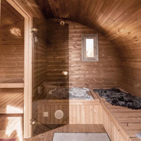 Saunalife Outdoor Hobhouse Barrel Sauna with Changing Room